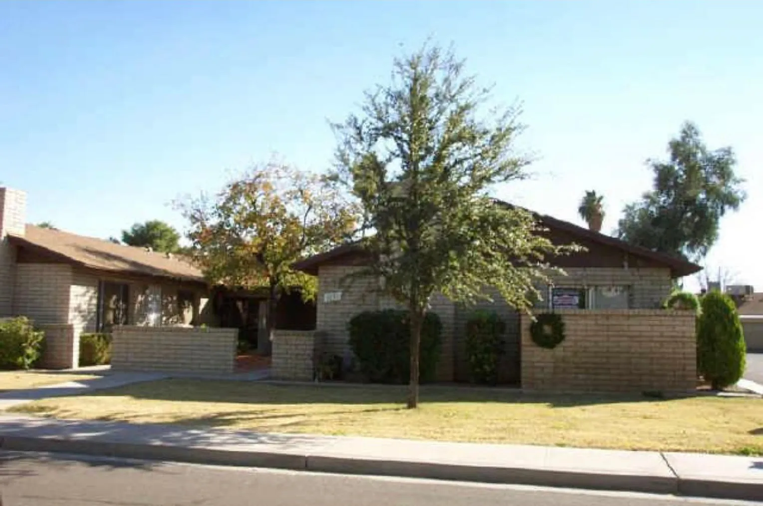 2 Bedroom In Tempe — Photo 1