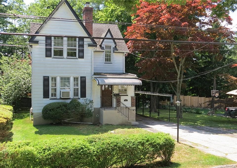 1st image of 275 Roundhill Dr