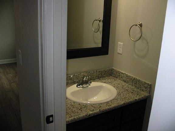 3rd image of 3513 Anchor Ct NE