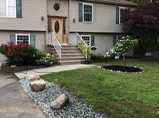 206 Conklintown Rd, Wanaque, NJ 07465