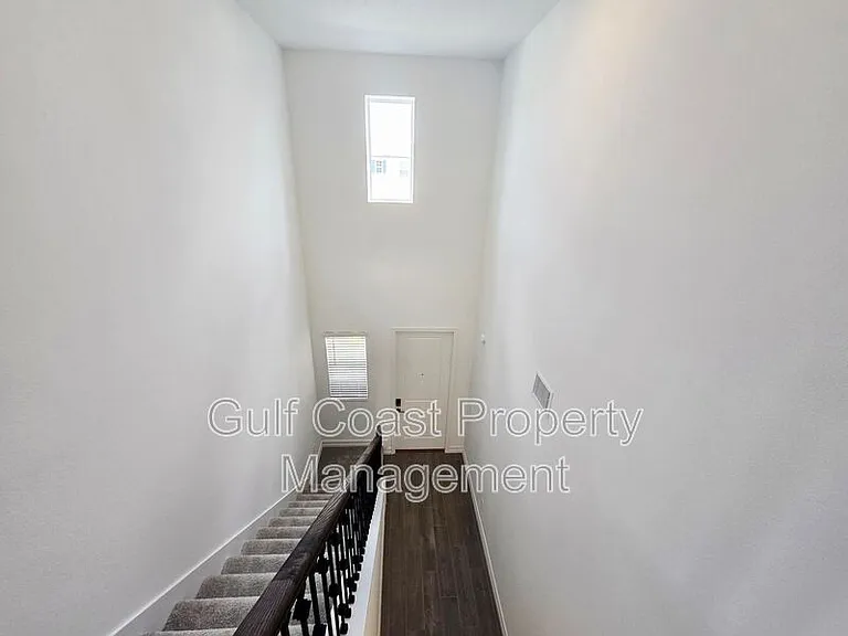11757 71st Ave E — Photo 28