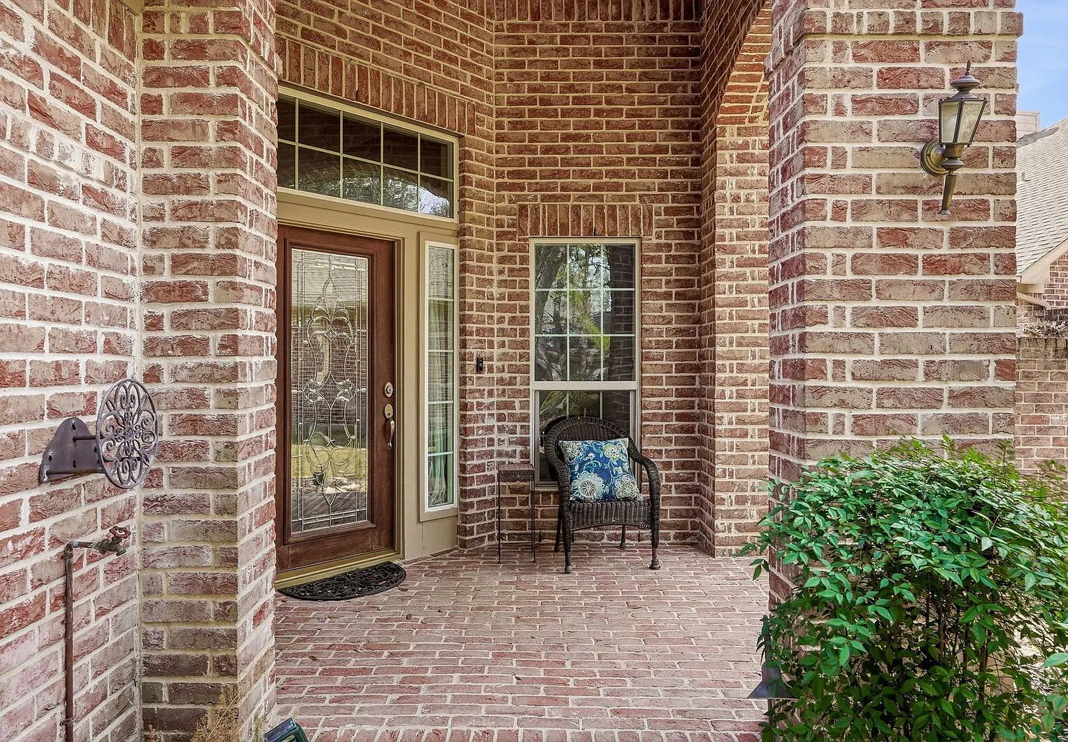 3 bed, 2.5 bath, 2642 sqft, $3,000 — Photo 2