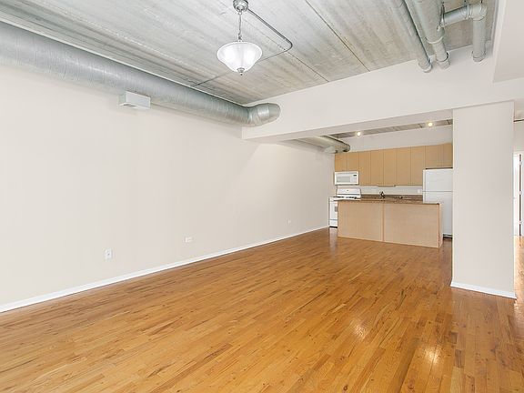 3rd image of 1430 S Michigan Ave APT 411