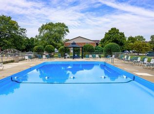 2615 S Calhoun Rd APT 103, New Berlin, WI 53146