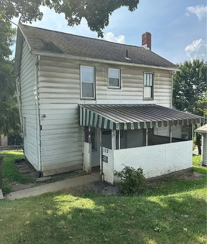 113 Morton Ave — Photo 1
