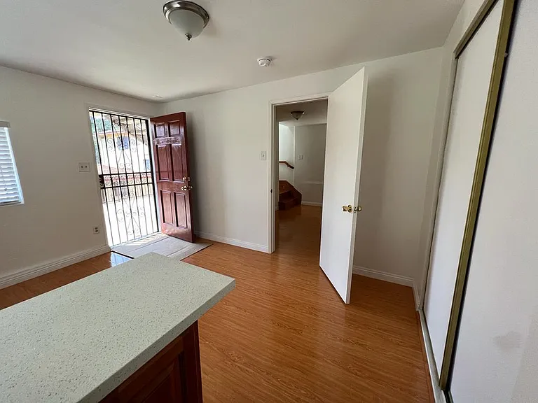 526 Casanova St #1/2 — Photo 16