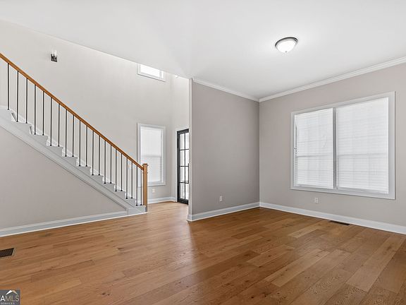 4th image of 5618 Livesage Dr