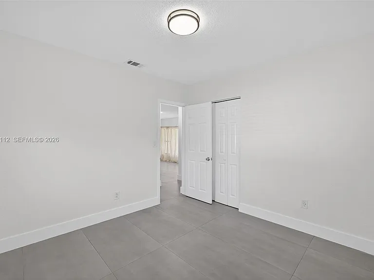 17150 NE 18th Ave — Photo 18
