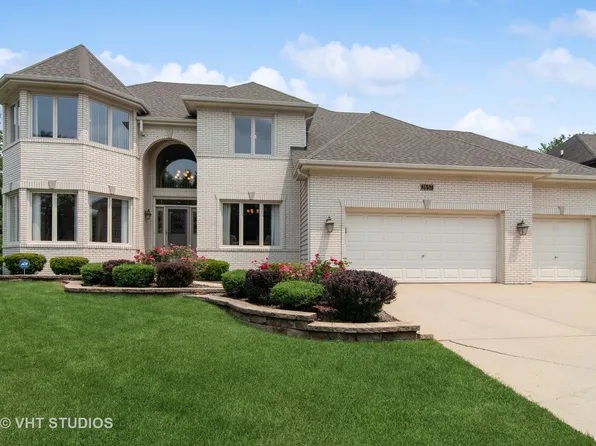 2657 Charter Oak Dr, Aurora, IL 60502