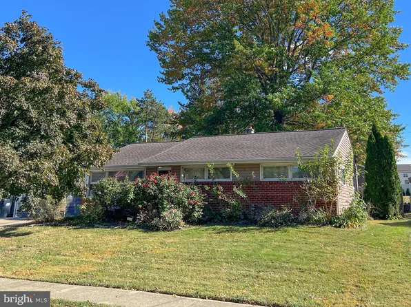 3606 Naamans Dr, Claymont, DE 19703