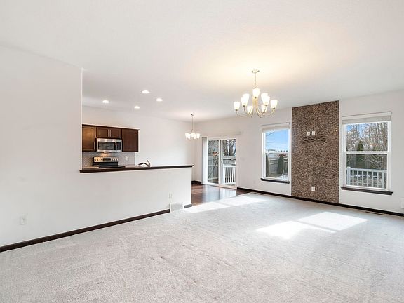 5th image of 1420 Hummingbird Cir