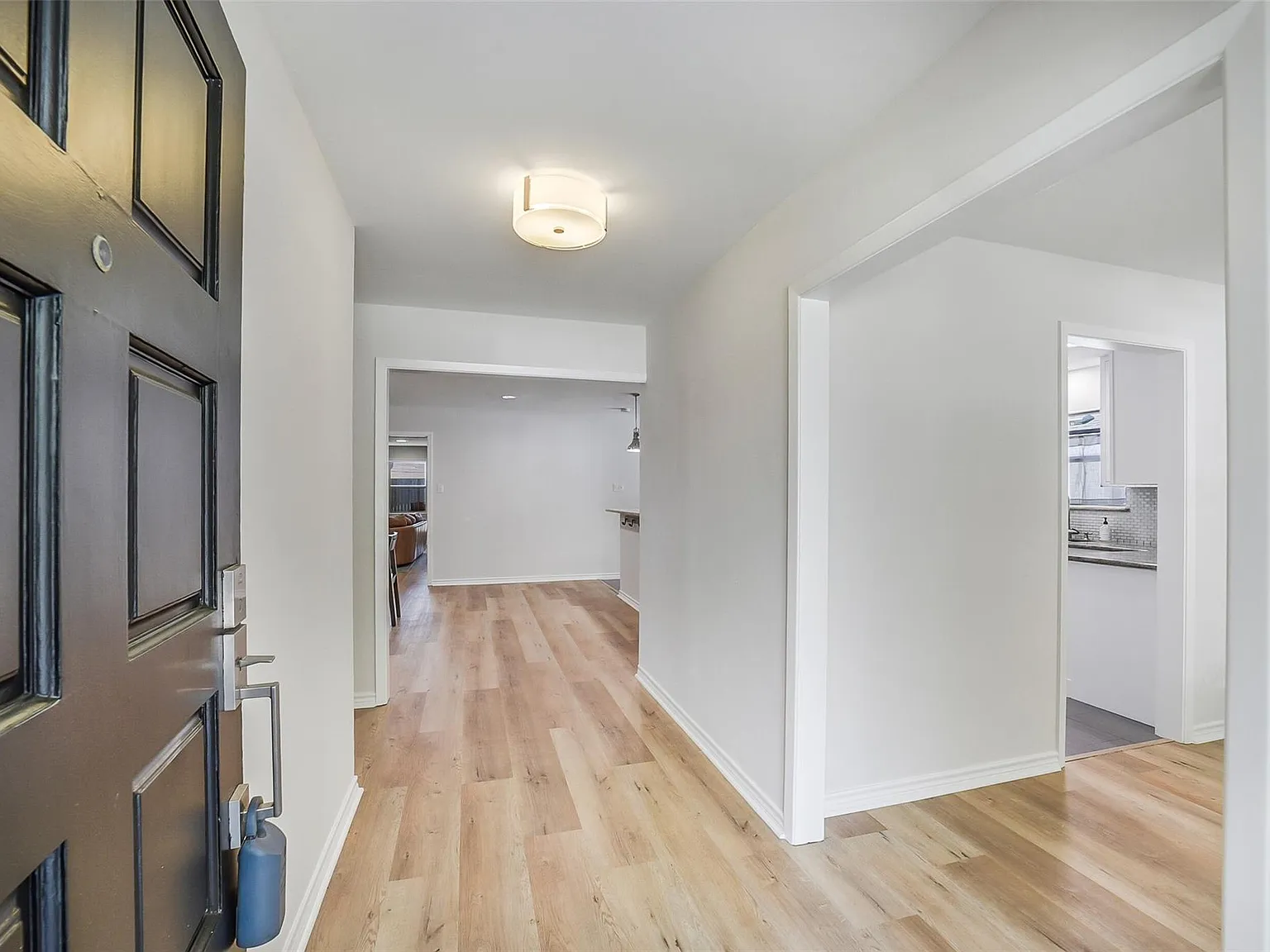 5 bed, 3.5 bath, 3367 sqft, $3,900 — Photo 3