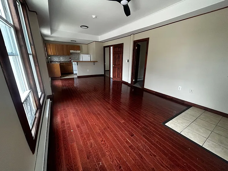 67 Groton Ave — Photo 7