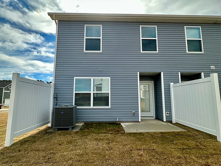 934 Liverpool Way #1 — Photo 15