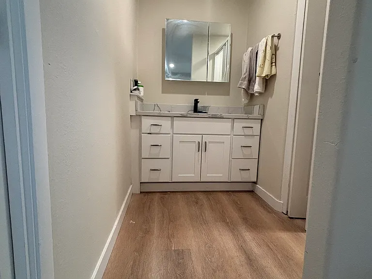124 Hiawatha Ave #7 — Photo 3