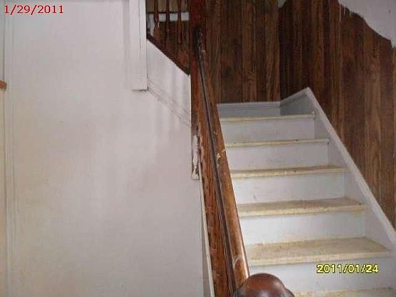 4th image of 1093 Edgerton St