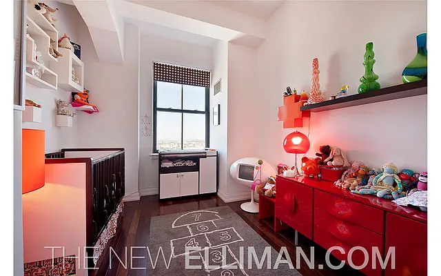 Sold by Douglas Elliman | media 18