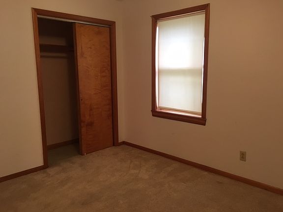 5th image of 413 Park St