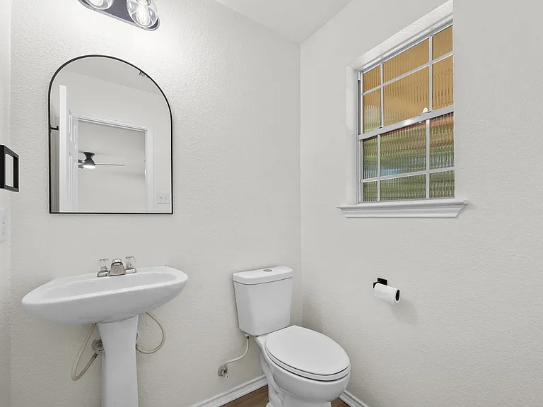 1818 Lost Maples Loop — Photo 9