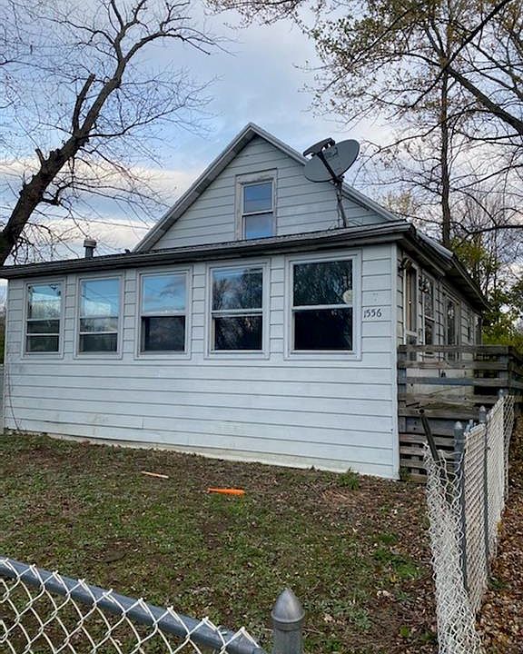 2nd image of 1556 Depot St