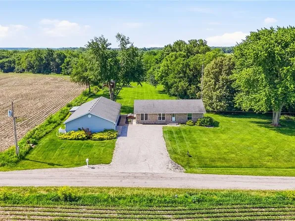 14201 Williamson Rd, Virden, IL 62690