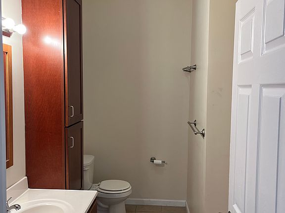 3rd image of 1023 Vine St APT 202