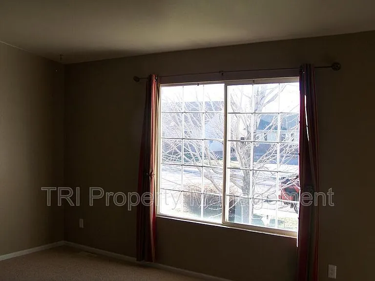 314 N 49th Avenue Ct — Photo 3