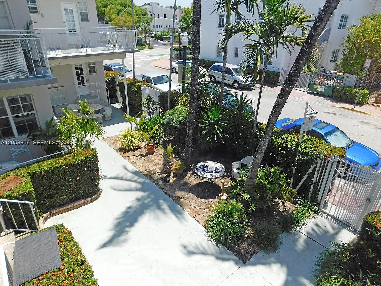Espanola Way Villas Condo — Photo 4