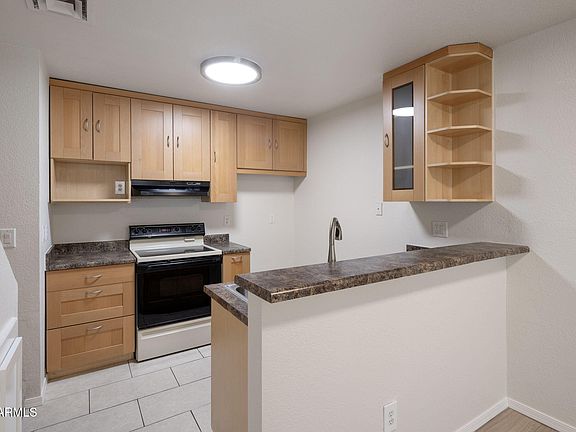 4th image of 510 N ALMA SCHOOL Road #208