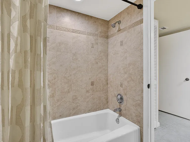 3345 Meridian Way N #C — Photo 38