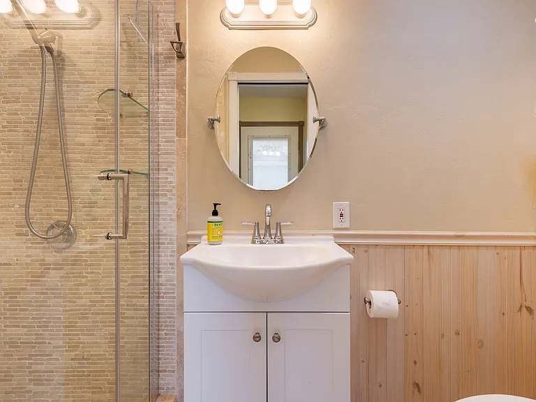 805 Regal Rd — Photo 22