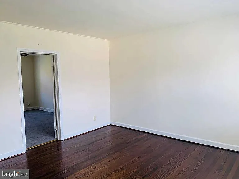2900 Clearview Ave #1 — Photo 5