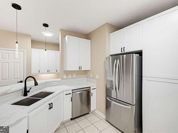 5th image of 400 17th St NW Unit 2322