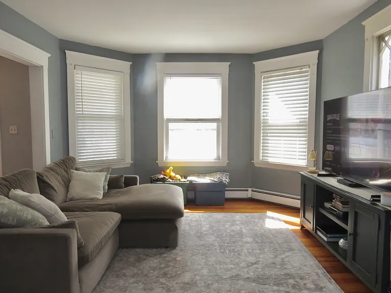 37-39 Parmenter Rd — Photo 4