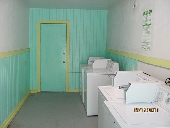 4th image of 1265 W Ocean View Ave