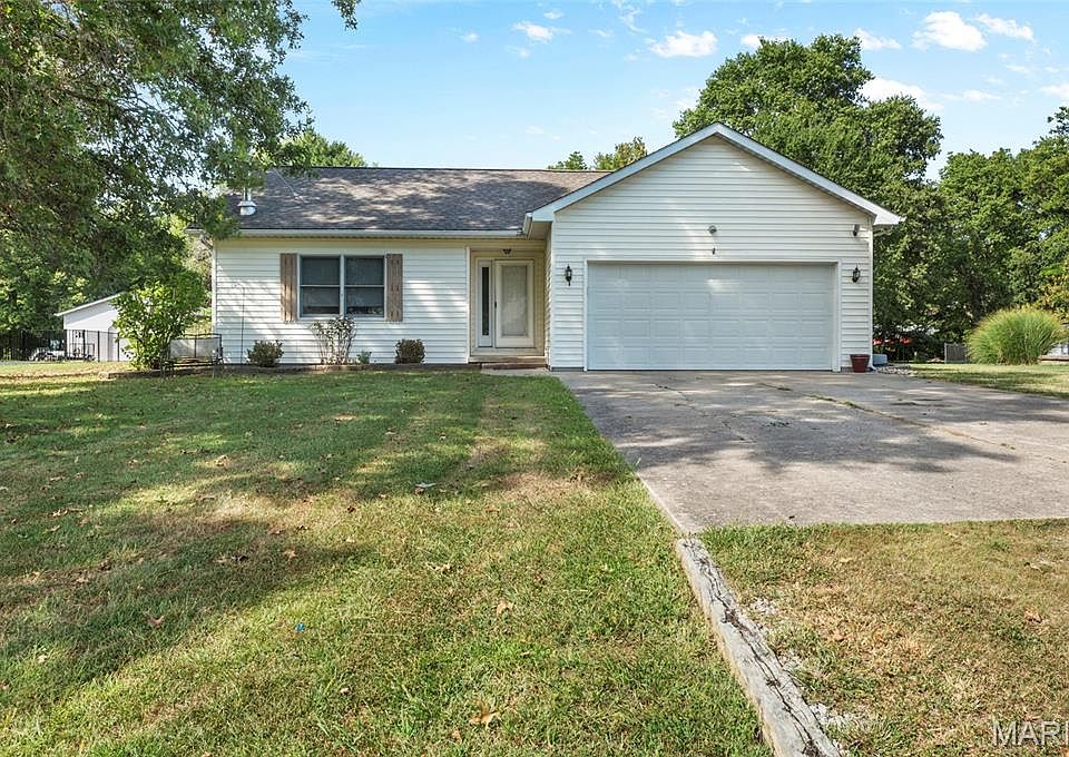 1st image of 30 Lexington Ln