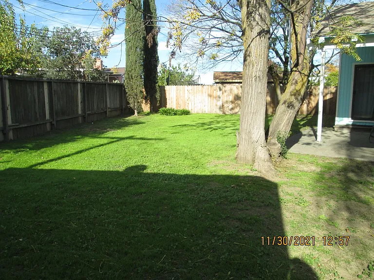 527 N Washington St — Photo 3