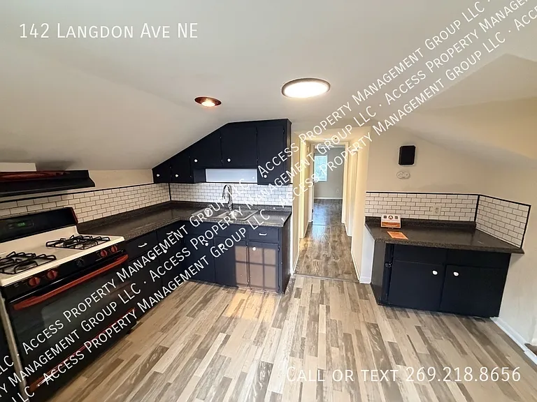 142 Langdon Ave NE — Photo 8