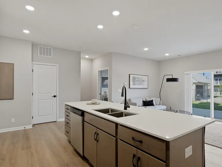 The Creek Apartments — Photo 16