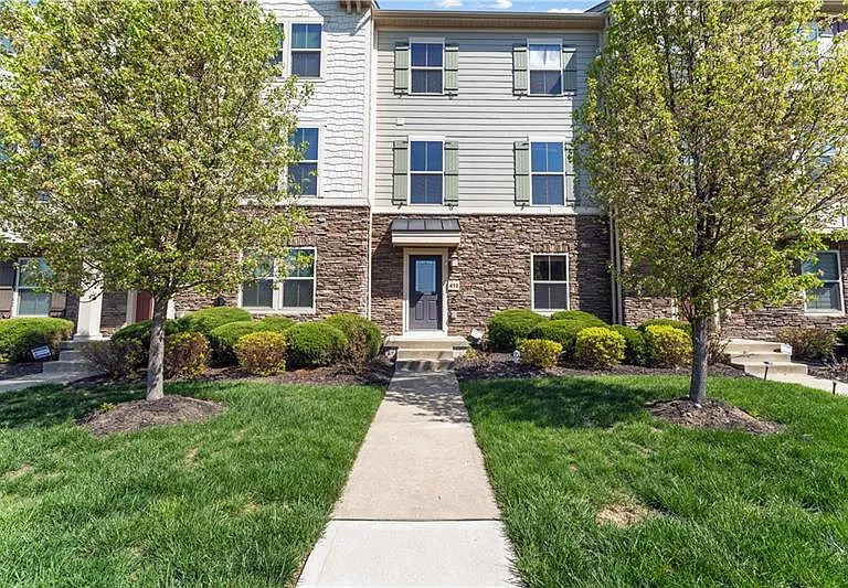 410A Fairmont Dr — Photo 2