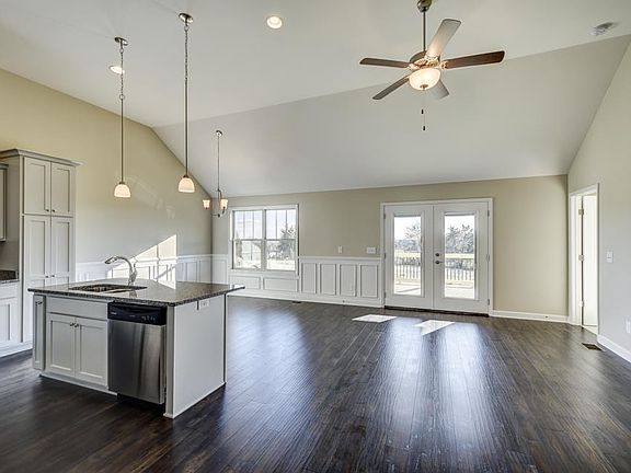 5th image of 229 Hutch Ct