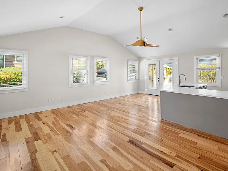 70 Forest Hill Dr — Photo 6
