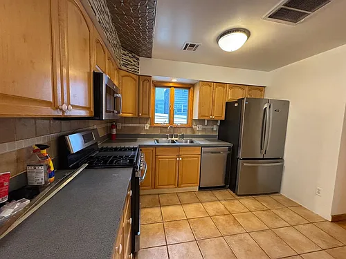 162 W 53rd St #2 Photo 1
