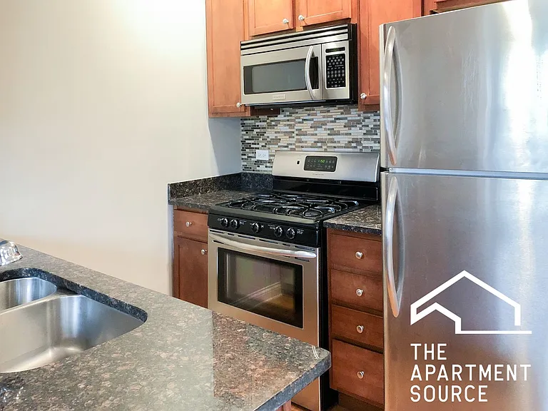 1636 W Grace St #1 — Photo 3