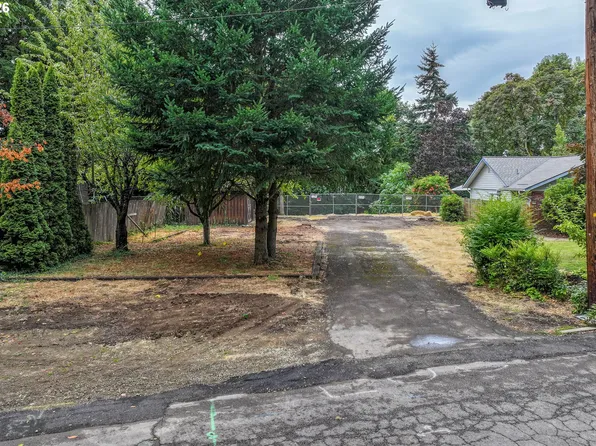 2580 Pioneer Pike, Eugene, OR 97401