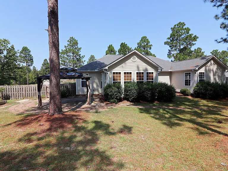 195 Russet Ct — Photo 2