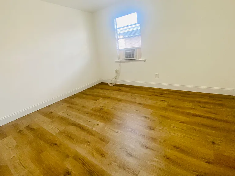 331 Alicia Ave #2 — Photo 8