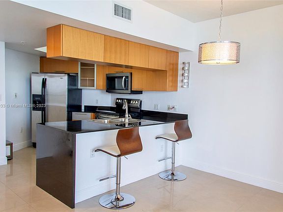 2nd image of 1750 N Bayshore Dr APT 2601