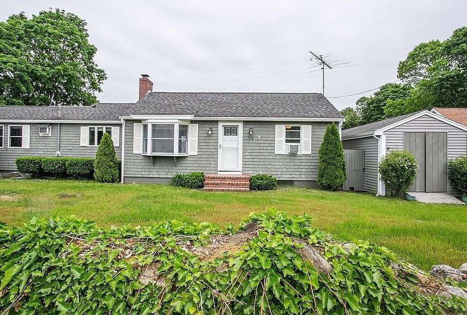 1st image of 28 Great Neck Rd