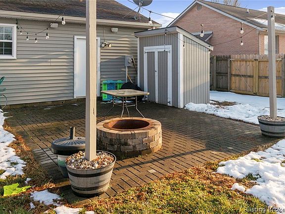 3rd image of 106 Broadmoor Avenue
